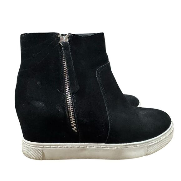 Steve Madden Black Suede Ankle Boots, size 8.5 - Picture 2 of 7